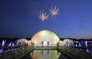 A 300-square-meter Zendome was set up for the Maschsee Festival in Hannover, Germany, in 2007. Photo: Daniel Hermann, Photovision, courtesy of Zenvision GmbH.